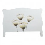 cabecero de cama en blanco con flores pintadas