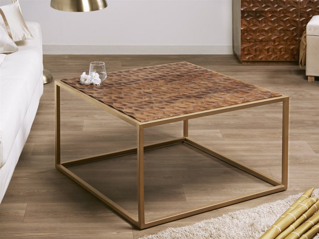 Mesa baja cafetera cuadrada madera tallada