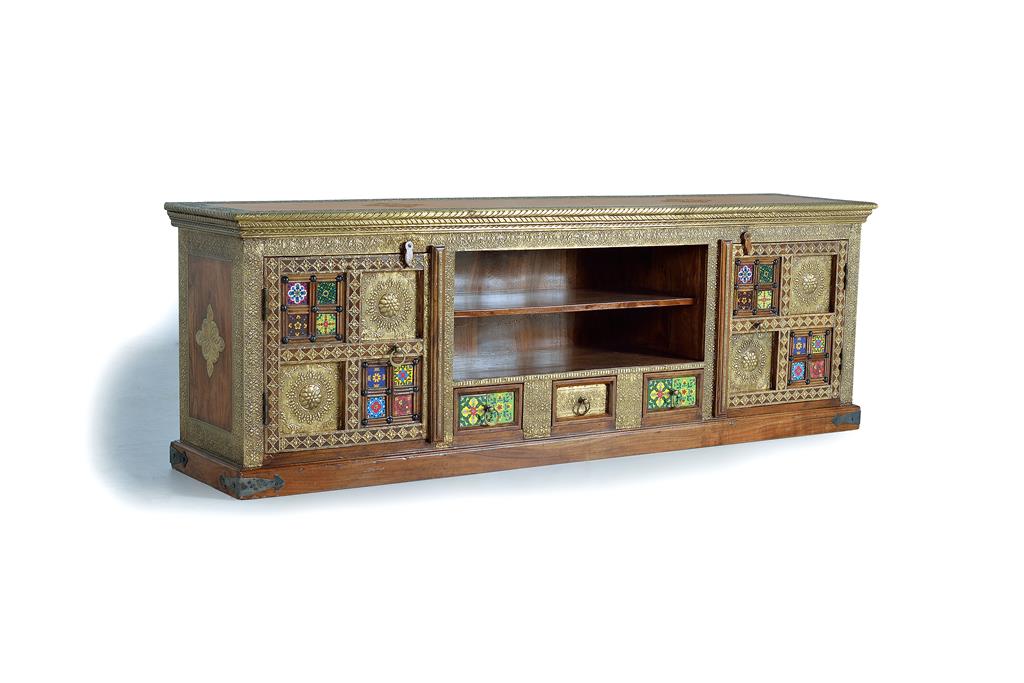 Mueble bajo television madera metal repujado oriental