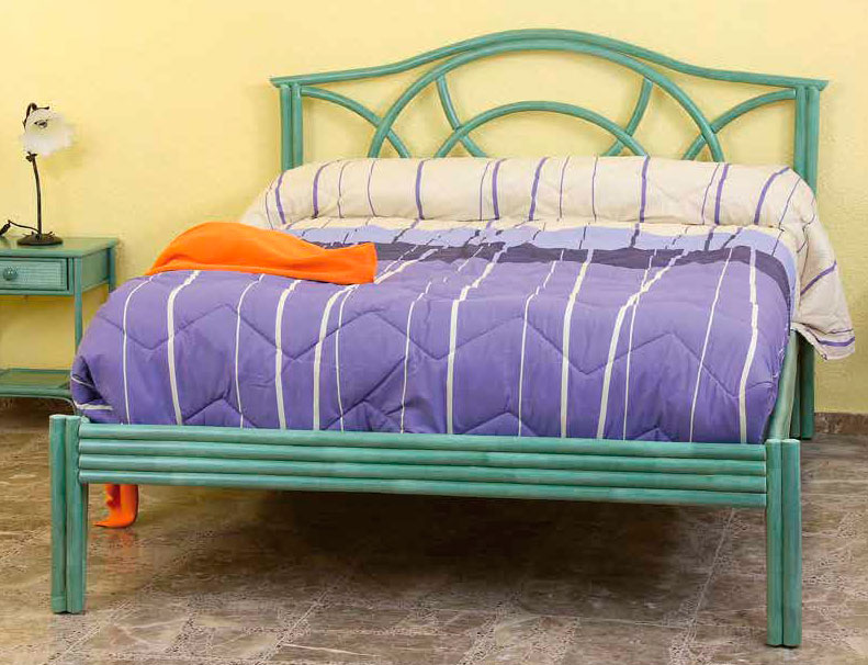 Cama colchones de 140, 150 y 160 cm en mimbre de colores